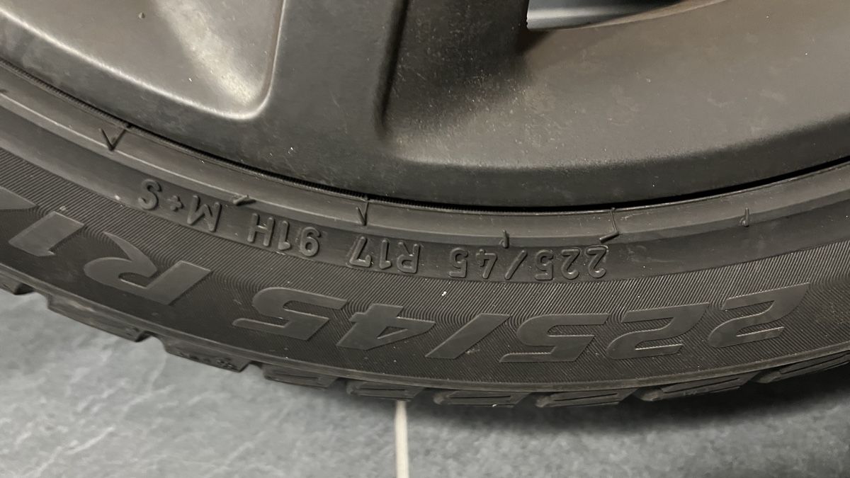 Audi Cerchioni: Audi Winterräder 225/45 R17 Pirelli – Usato da Landquart venduto da dark68 3