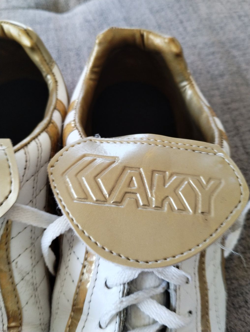 Scarpe da uomo: Chaussure de Foot taille 41 "Aky" – Usato da Lausanne venduto da Martinucci 8