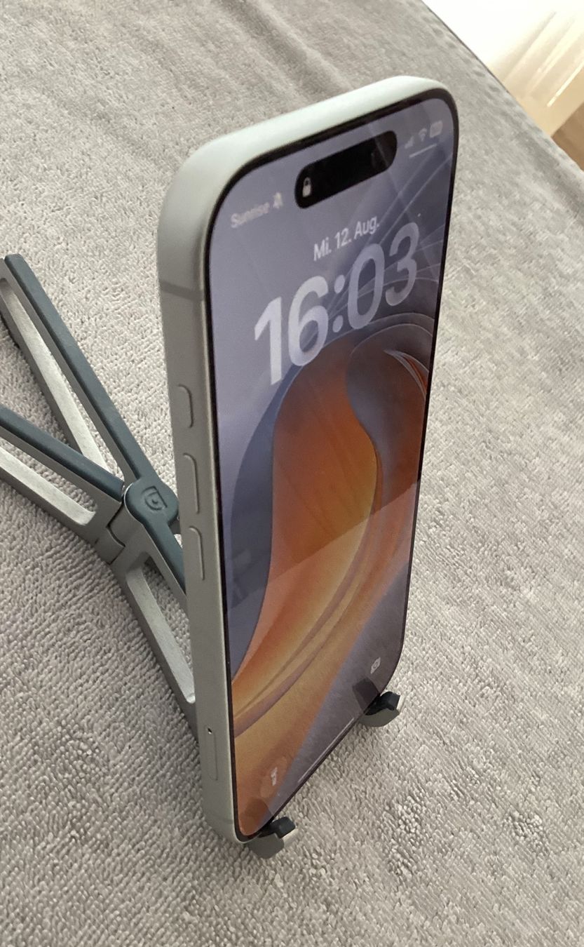 Apple Telefoni cellulari / Smartphones: Apple iPhone 17 Pro 256 GB, Silber, noch neu – Nuovo (secondo la descrizione) da Affoltern am Albis venduto da Sspiridon 5