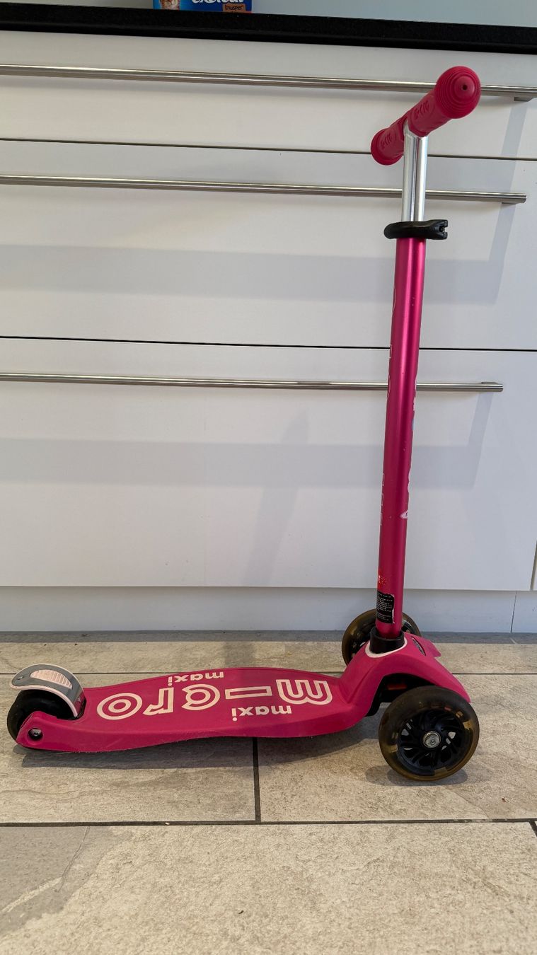 Micro Kickboard: Micro LED Maxi Scooter – Usato da Horw venduto da Hatorihanzo