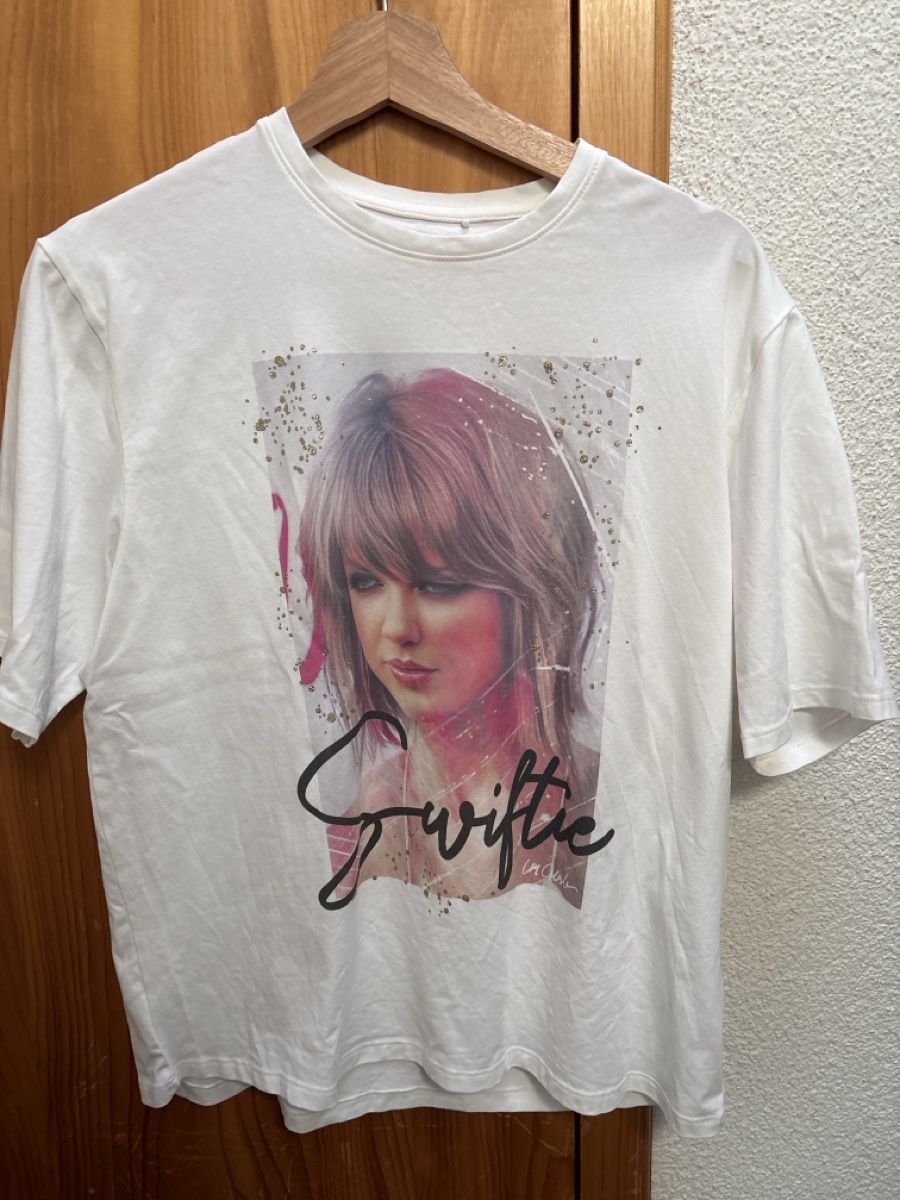 Blouses, T-shirts & Tops: Taylor Swift Tshirt 158-164 – Neuf (Voir description) à Uznach par Sev82