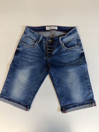Kurze Jeanshose