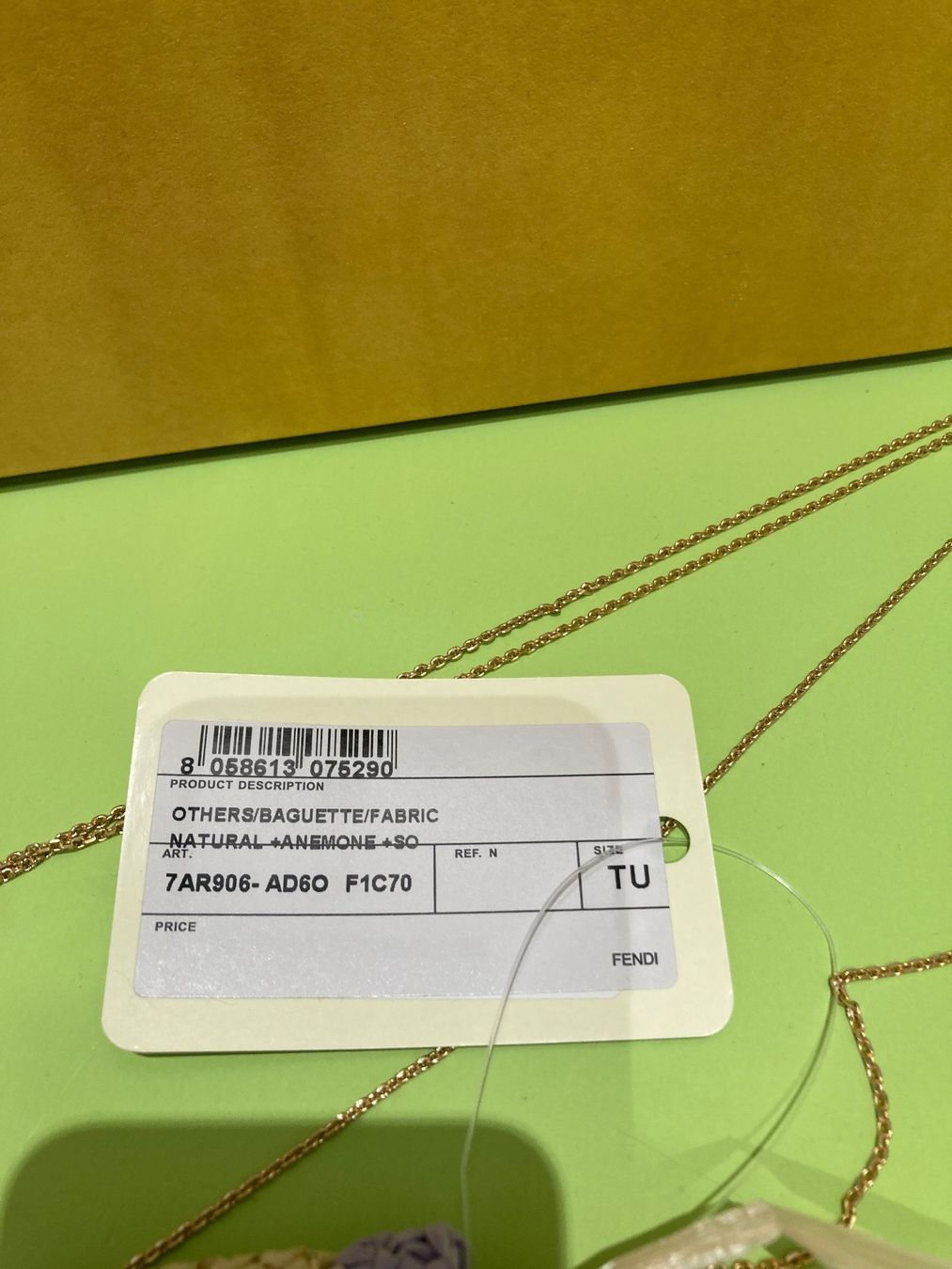 Fendi Borse da donna: Fendi mini Bag charm (NEW) – Nuovo e nell'imballaggio originale da Paradiso venduto da Kayakara 8