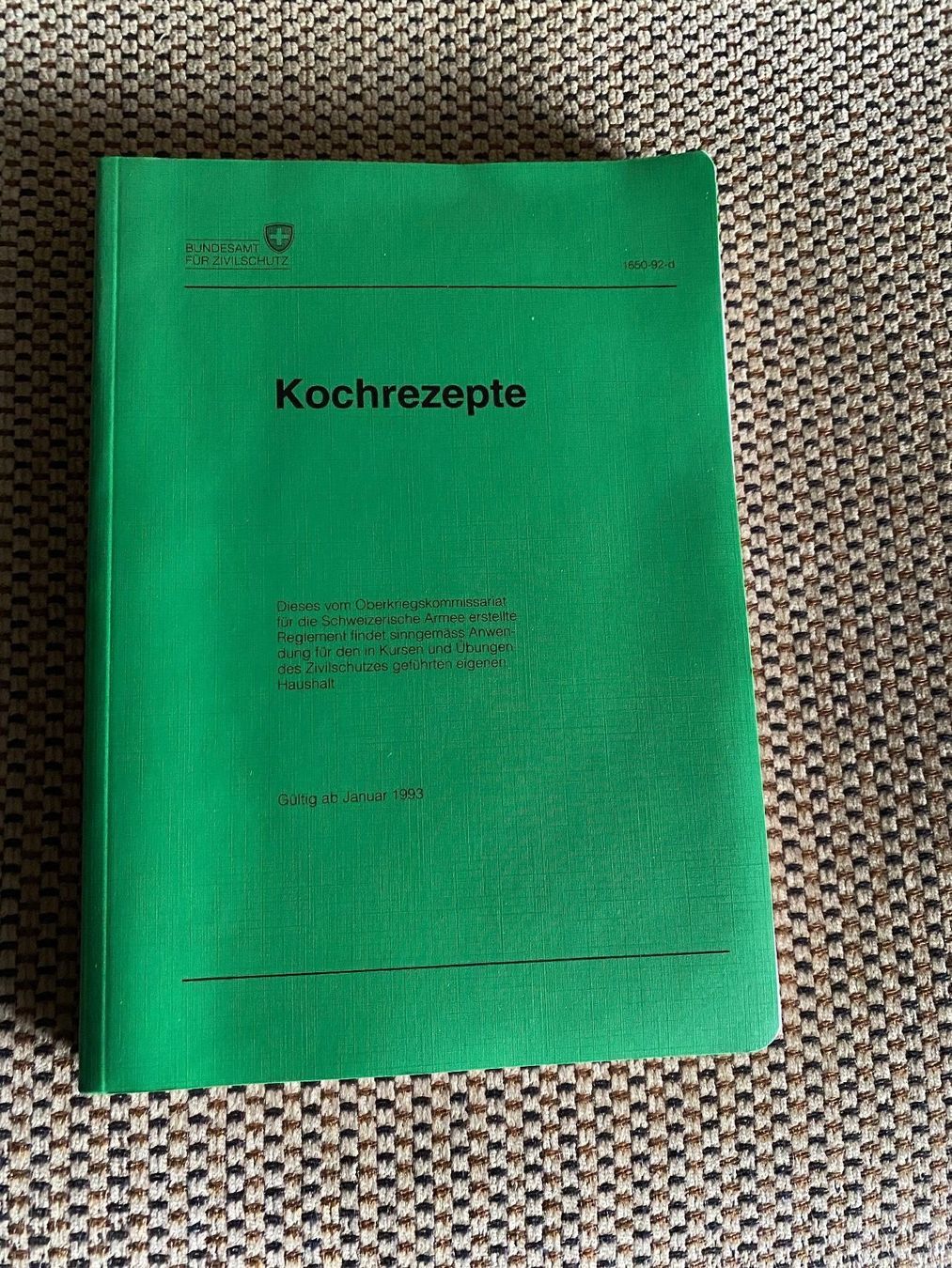 Libri: Kochrezepte der Schweizer Armee – Nuovo (secondo la descrizione) da Doerflingen venduto da Hikwood