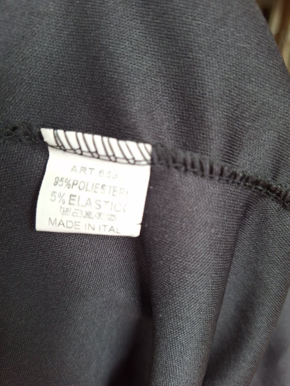 Top: Schickes, elegantes, schwarzes Top mit Kette, Gr. S – Nuovo (secondo la descrizione) da Münchenstein venduto da soistes 2