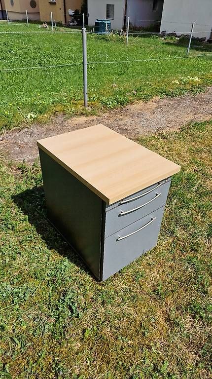 Eléments de bureau: Bürokorpus/Rollcontainer – D'occasion à Linthal par StuessiLinthal 1