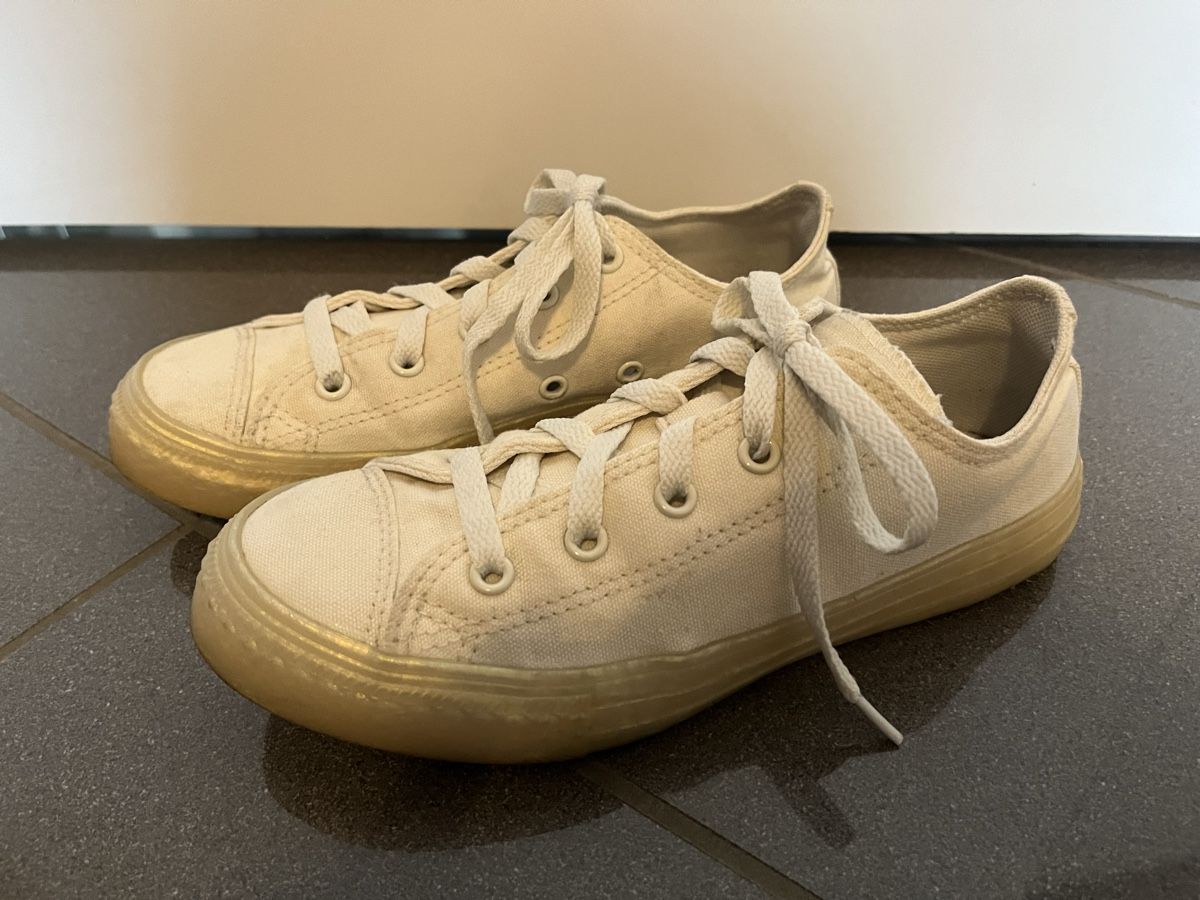 Converse Damenschuhe: Converse weiss mit Schimmersohle 34 – Neu (gemäss Beschreibung) aus Birrwil von vanyboo 2