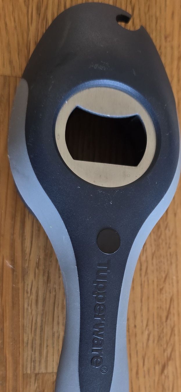 Tupperware Elettrodomestici da cucina: Tupperware Flaschenöffner ergonomisch – Usato da Laufenburg venduto da may_r2st