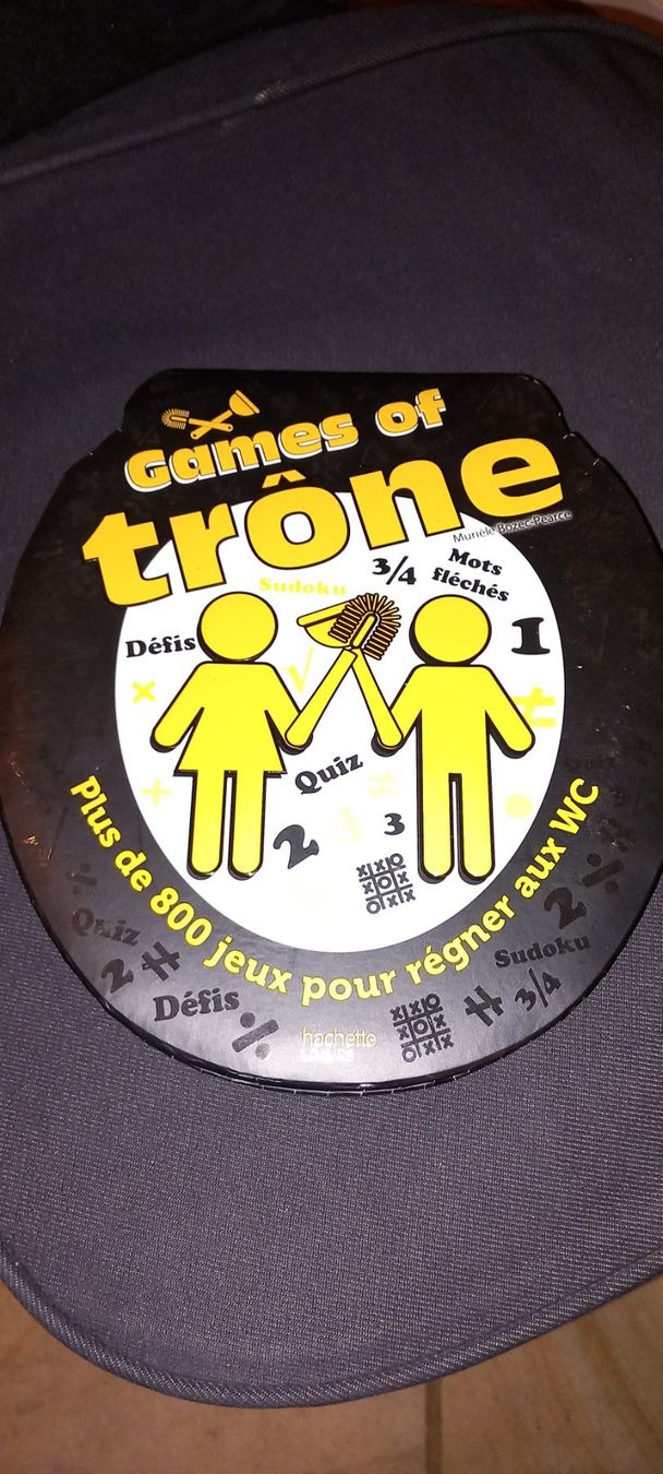 Libri: Livre games of trone – Nuovo (secondo la descrizione) da Le locle venduto da juliensaran