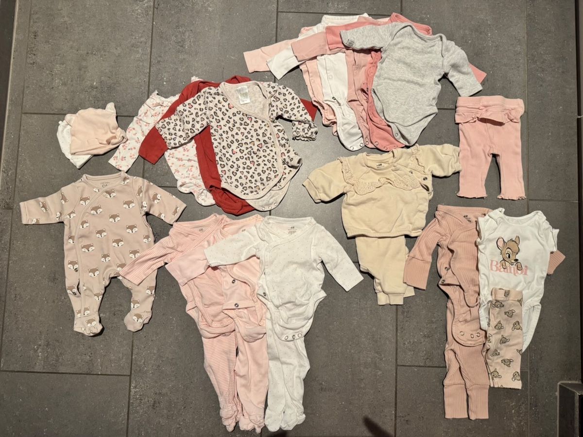 Ensembles coordonnés: Baby Kleider Grösse 50 – D'occasion à Niederrohrdorf par cyr_znc8 1