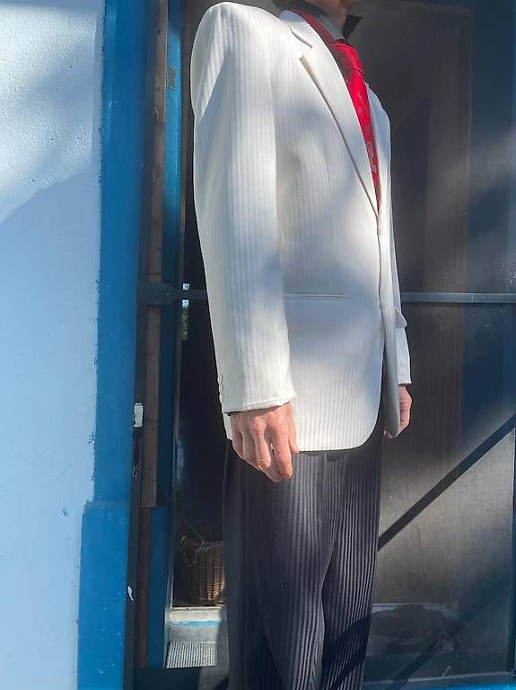 Completi: Vierteiliger Anzug – Usato da Prez-vers-Noréaz venduto da ben_gjn8 1
