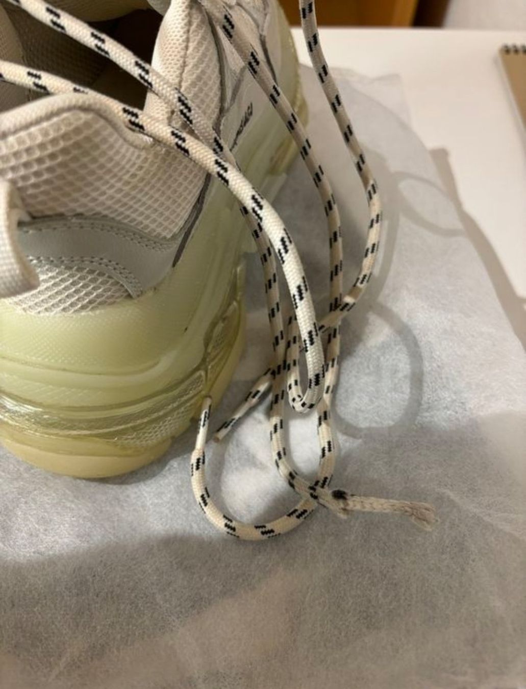 Scarpe da uomo: Sneakers – Usato da Morges venduto da B.Nipawan 5
