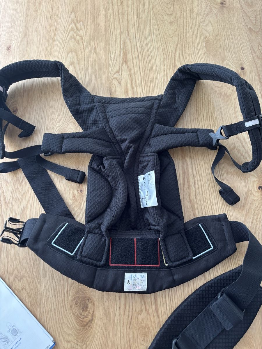 Ergo Baby Bauch- & Rückentragen: Babytrage von Ergobaby – Gebraucht aus Domat/ems von Vivs 1