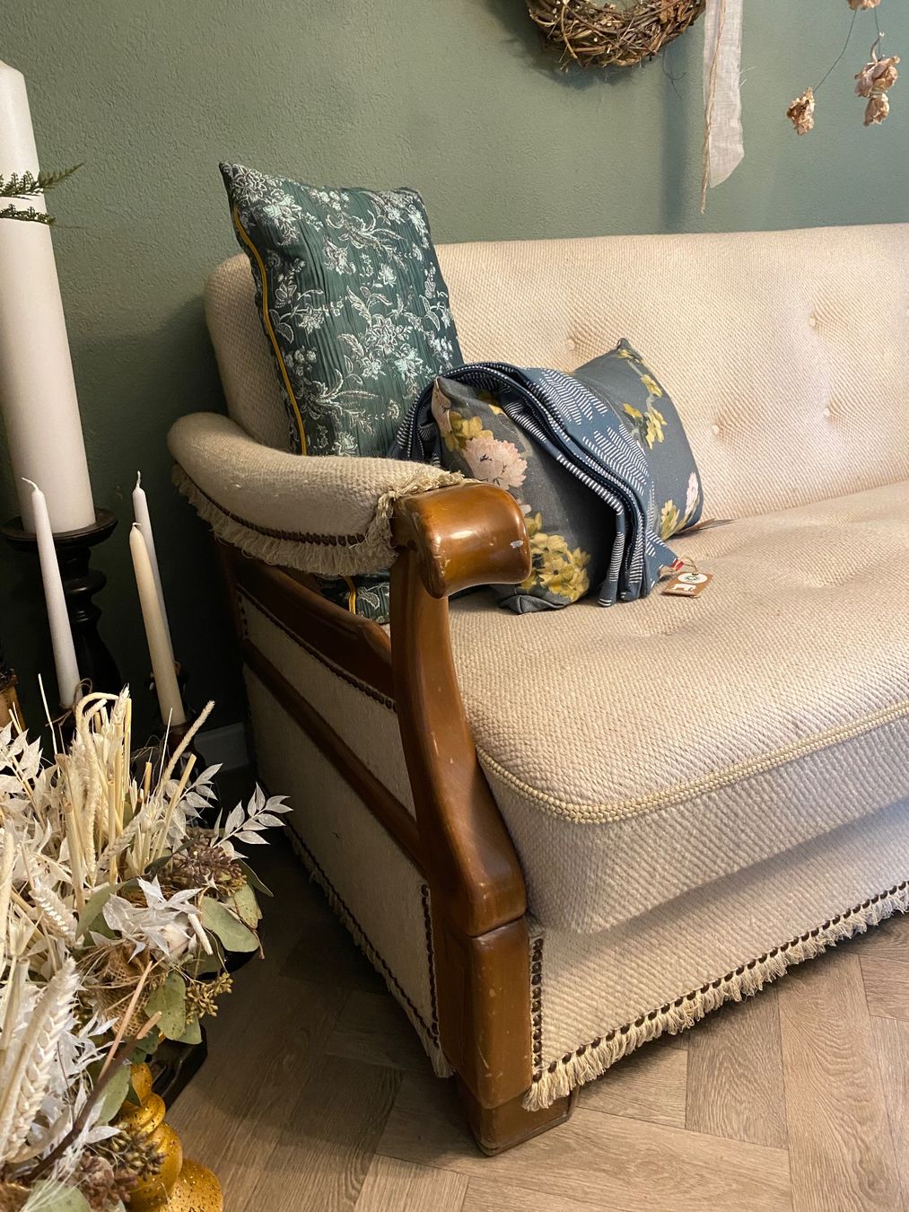 Sofas: Retro Sofa – Gebraucht aus Frauenfeld von .Ladina. 1