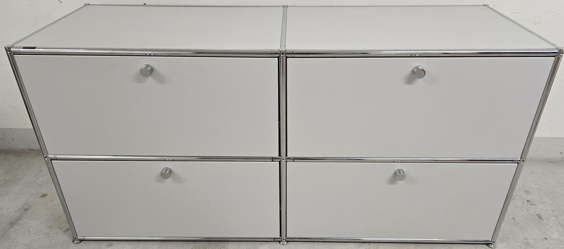 Armadi: Sideboard weiss Chrom Cosmoplan Designklassiker – Usato da Liebefeld venduto da Oberson98