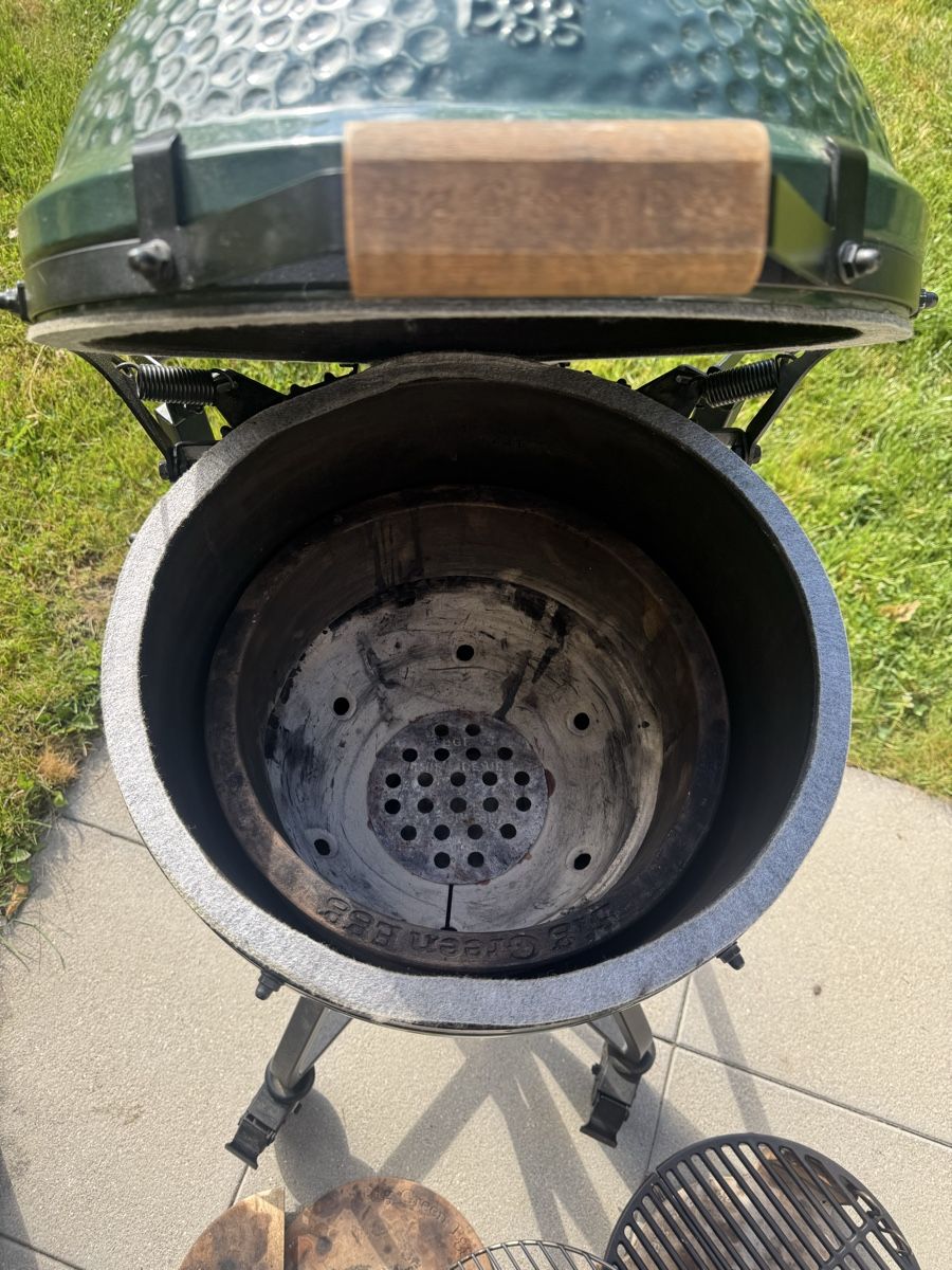 Griglie: Big Green Egg Medium  – Usato da Remetschwil venduto da BarriSil 1