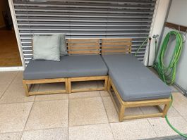 Ikea Garten Lounge Holz mit grauem Polster 