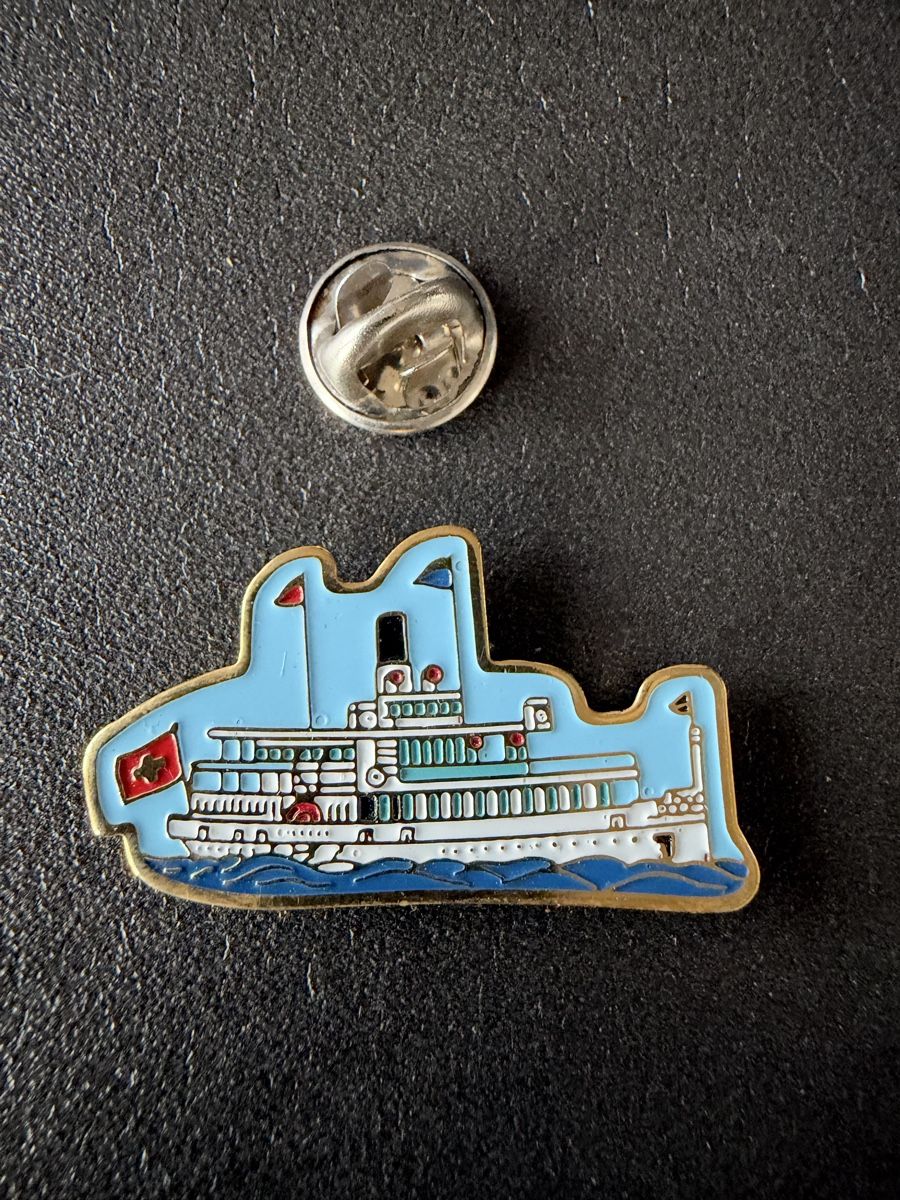 Placchette & Badge: PIN Vierwaldstättersee – Usato da Remetschwil venduto da At