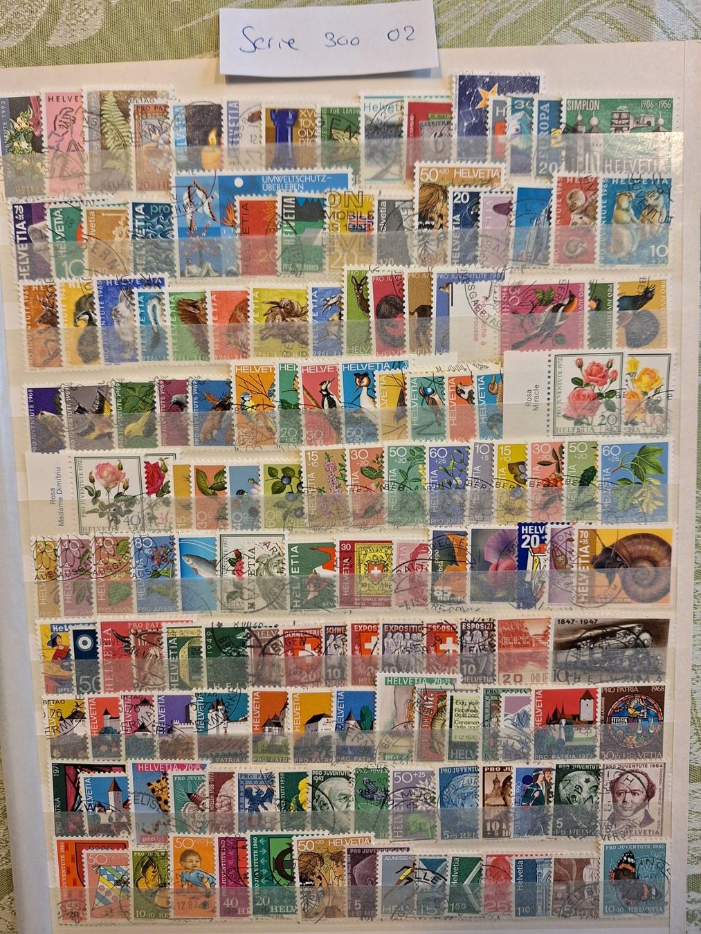 Alle Briefmarken: CH: 300 VERSCHIEDENE GESTEMPELTE(02) – Gebraucht aus Genolier von Antoine30