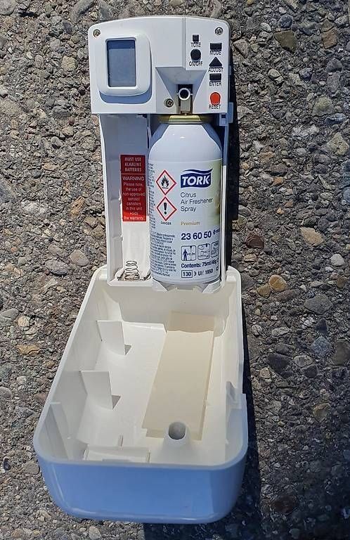 Spray per ambienti: Aroma-Lufterfrischer, Tork, wartungsarmes System – Usato da Winterthur venduto da the_kwc5