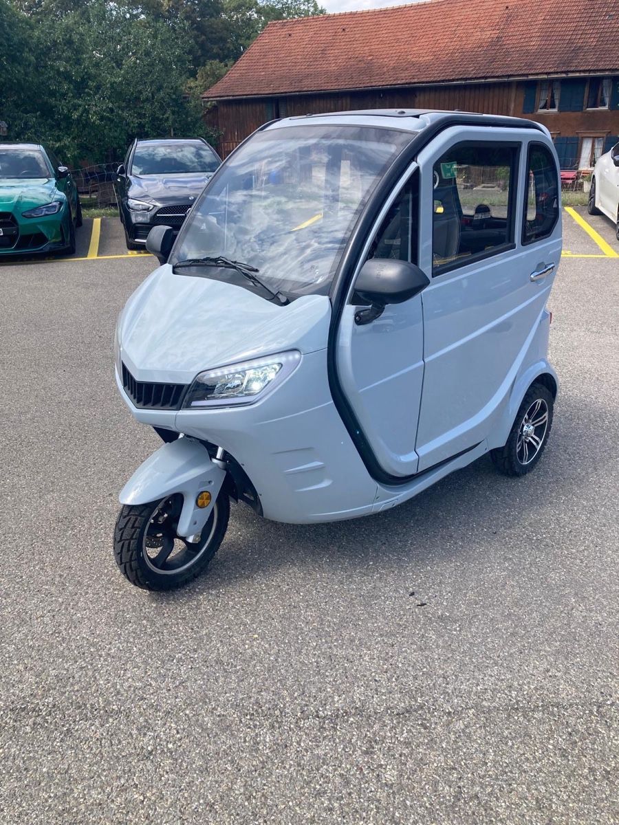 Veicoli elettrici: Kleinmotorrad,  Dreirad Pixie Mawayra grau 45 km/h – Usato da Degersheim venduto da Pinguin040