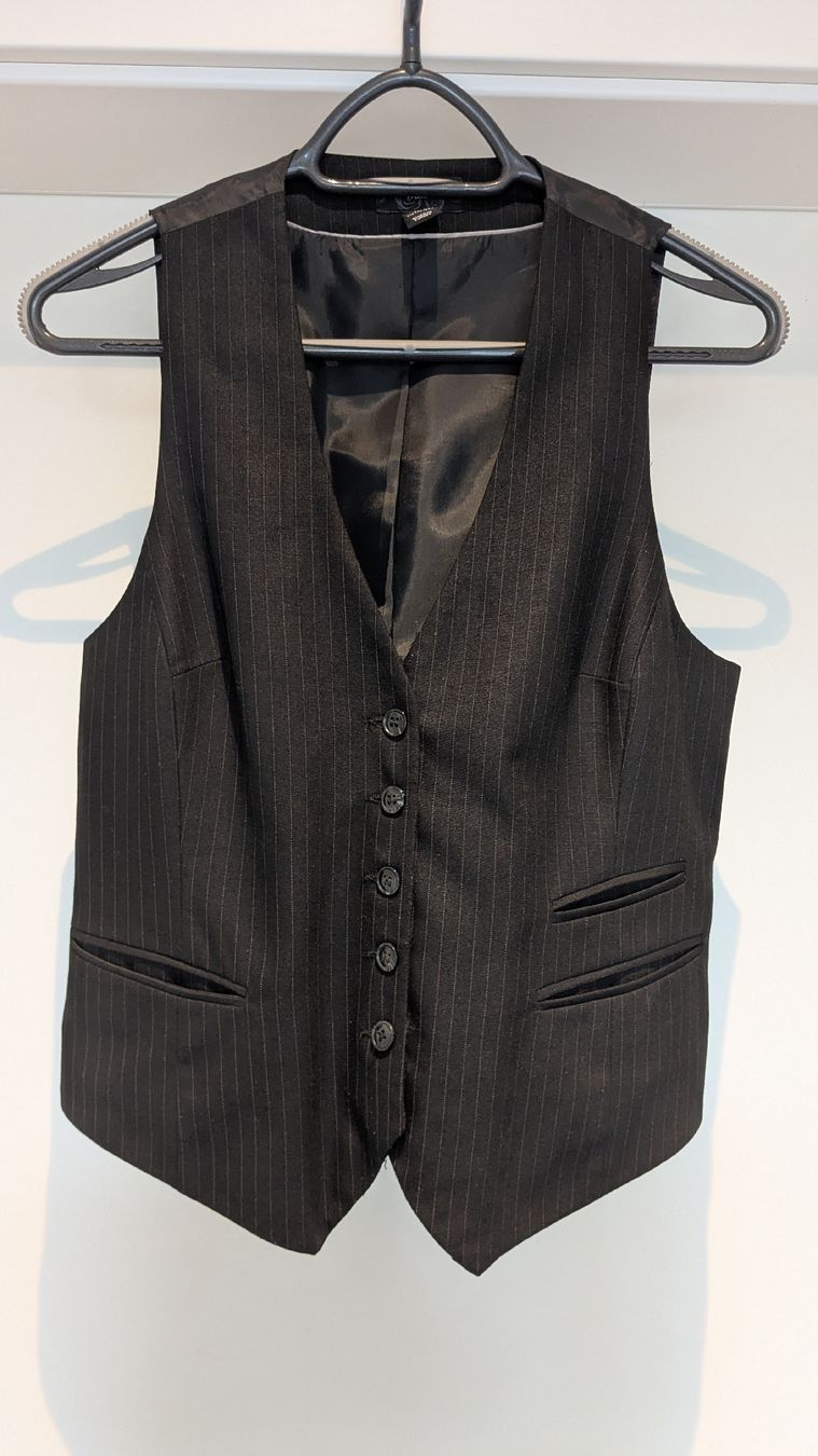 H&M Gilet & Giacche senza maniche: Anzugweste Damen H&M – Usato da Herzogenbuchsee venduto da a_heuberger