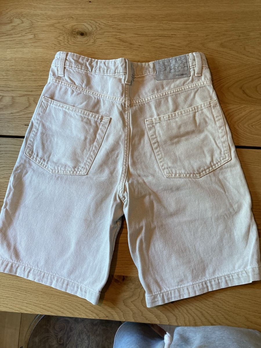 Pull&Bear Jeans: Kurze beige Jeanshose von Pull&Bear – Usato da Ottoberg venduto da SandroE01 1