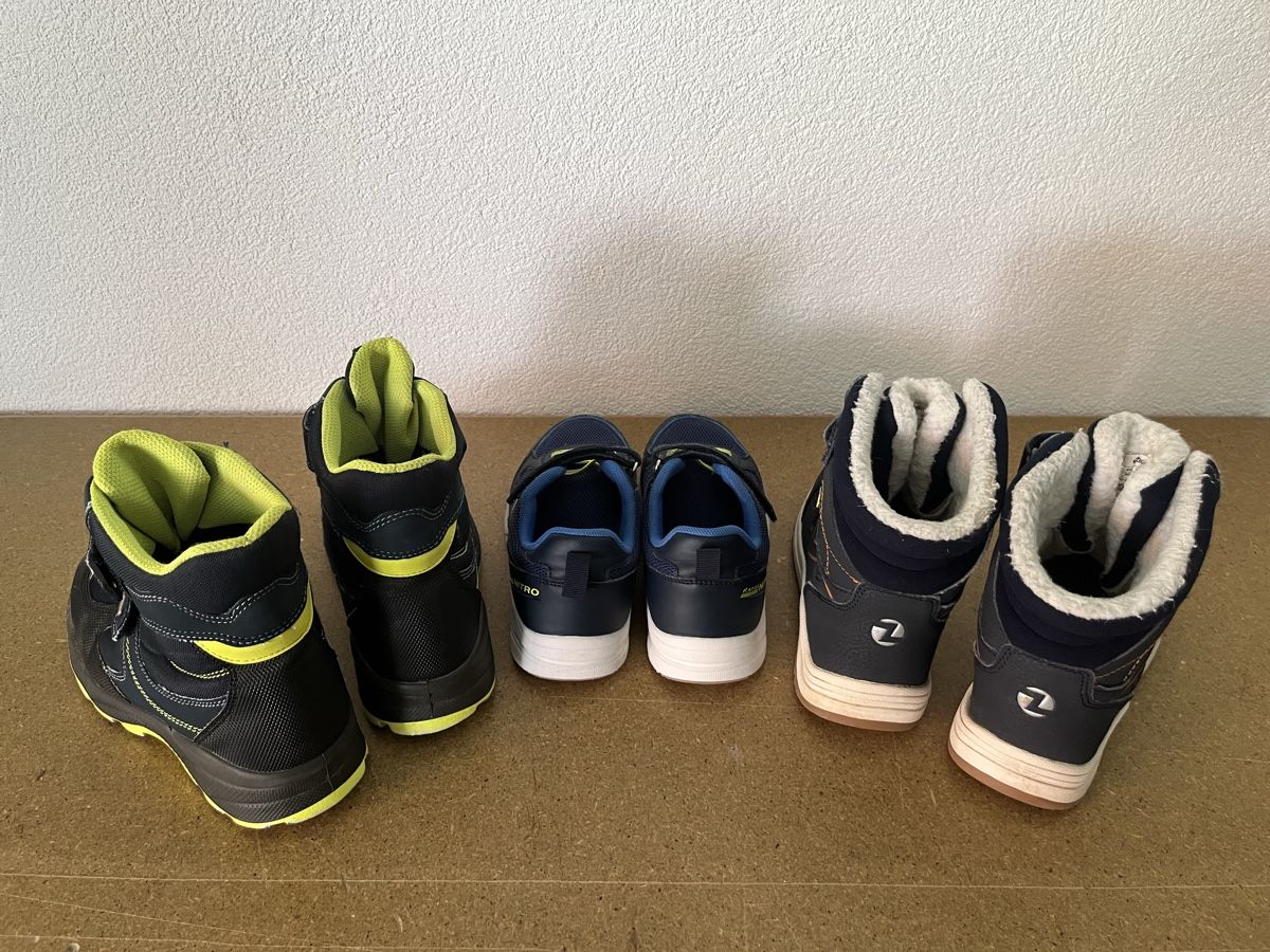 Scarpe per ragazzi: 3 Paar Kinderschuhe Gr.34 – Usato da Bülach venduto da Papagei7 1