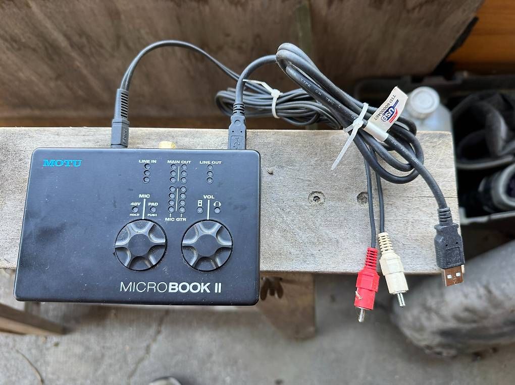 Attrezzatura per studi di registrazione: Motu Microbook II - Interface audio / carte son – Usato da Les Moulins venduto da francillonf