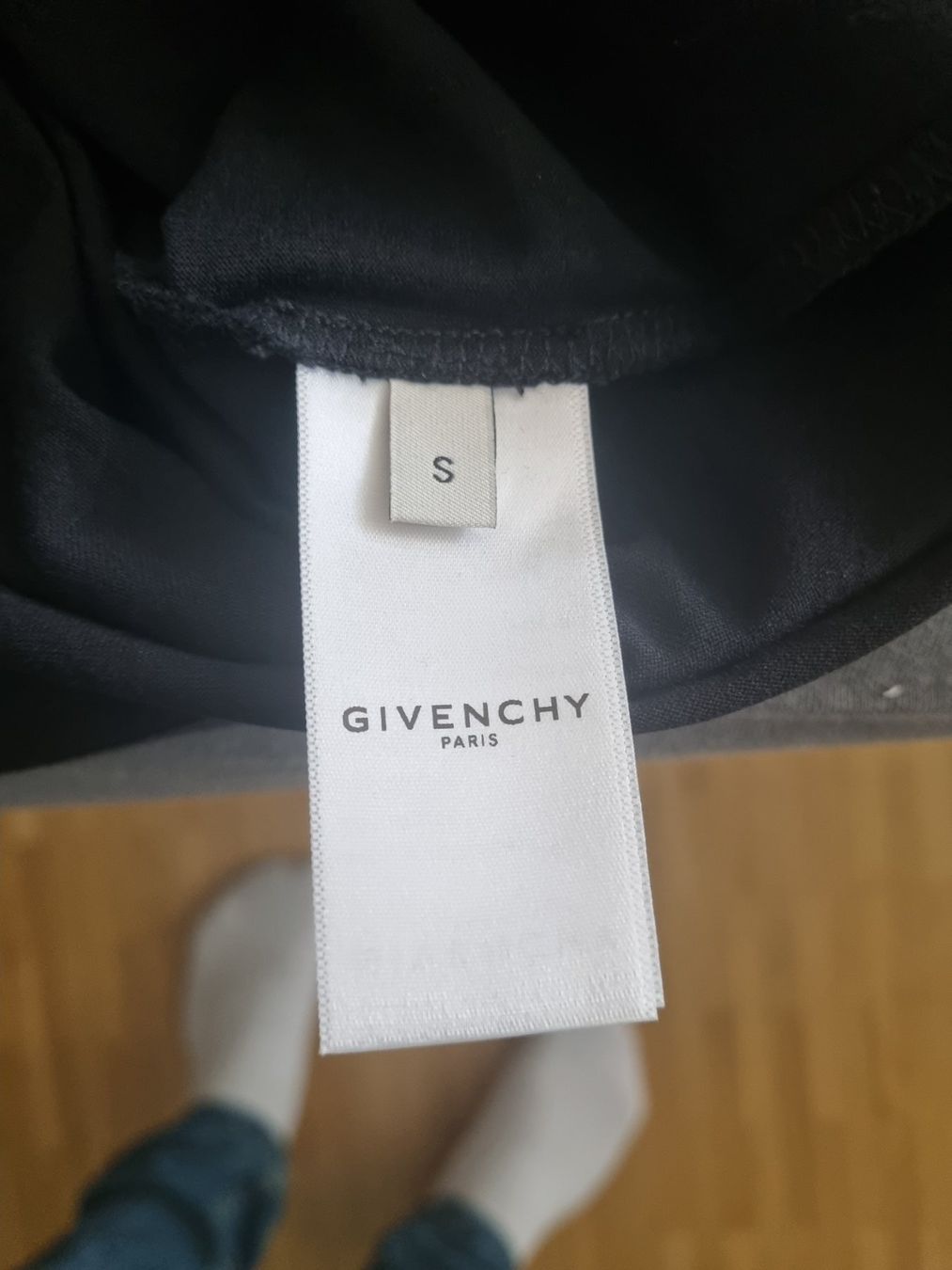 Givenchy T-shirt: Givenchy t shirt – Usato da Pratteln venduto da Simonsss 1