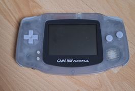 Nintendo Game Boy Advance console transparente usagée
