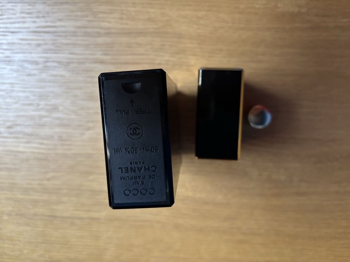 Chanel Coques & Protection écran: Coque-boîtier rechargeable parfum Coco Chanel – D'occasion à Founex par ari_2gt7 3