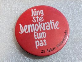 Ansteckbutton 235: