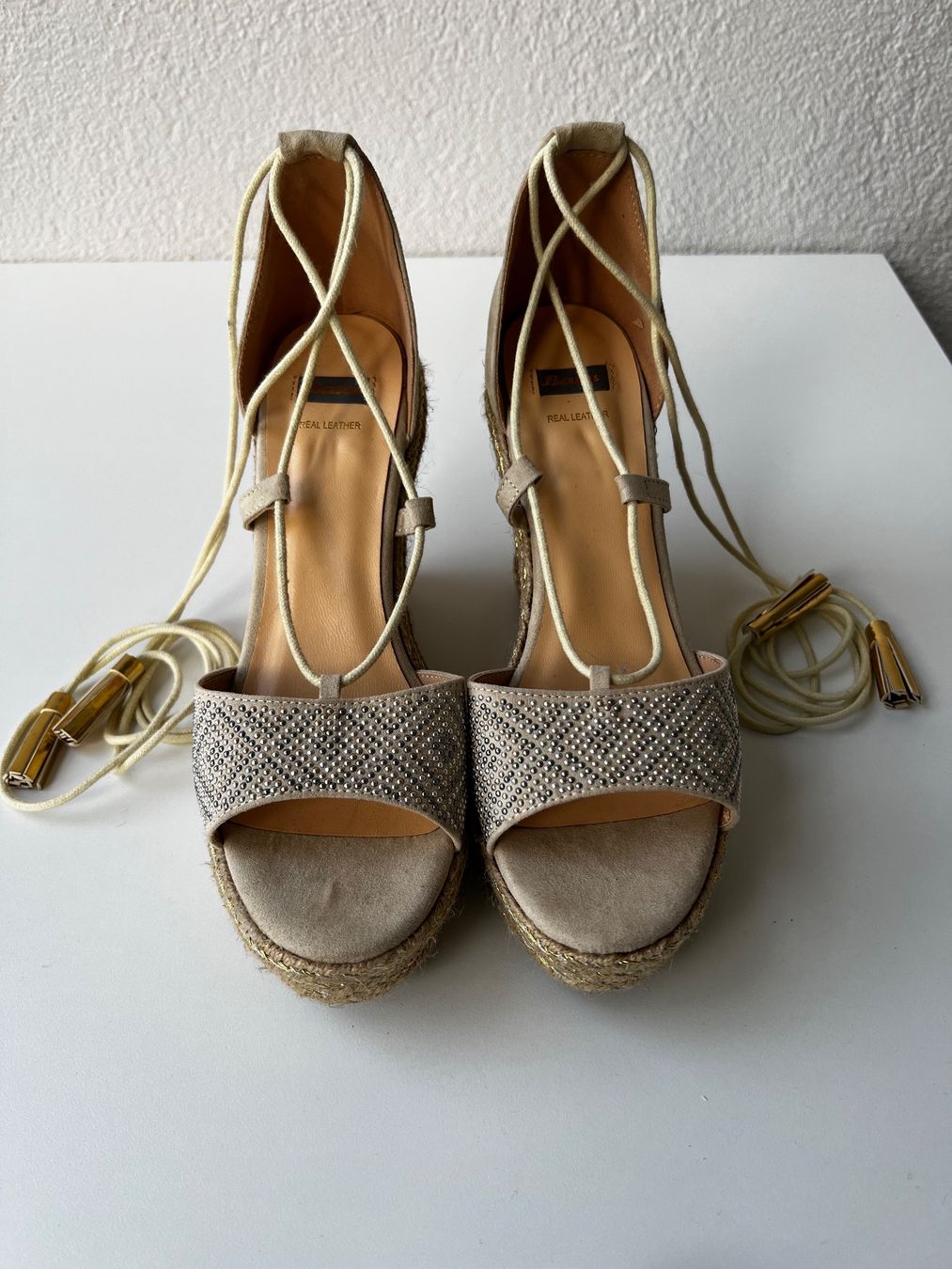 Scarpe da donna: Bata Sandalen beige Gr. 40 – Nuovo (secondo la descrizione) da Aarau venduto da Obdulia