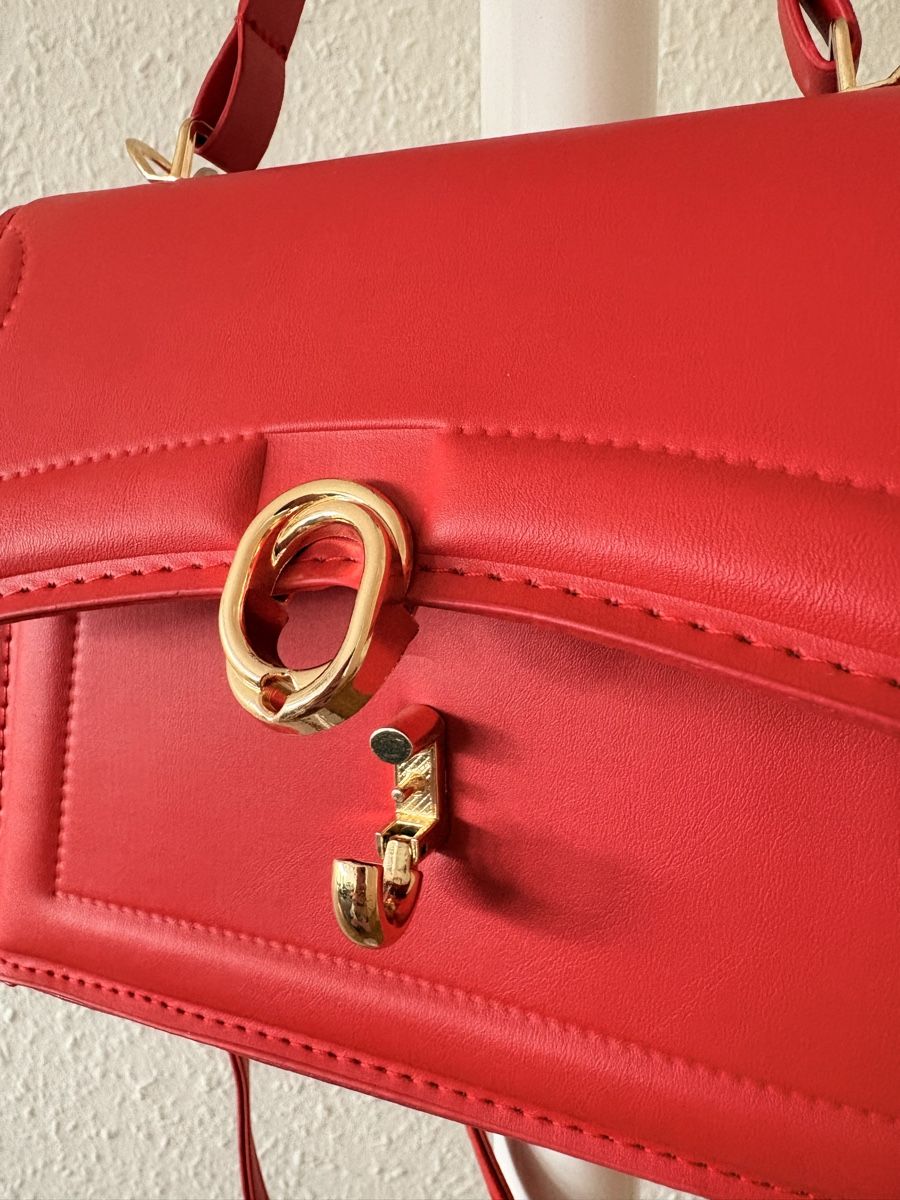 Shein Borse da donna: Petit sac à main rouge vif  – Usato da Chêne-Bougeries venduto da bru_bs9n 1