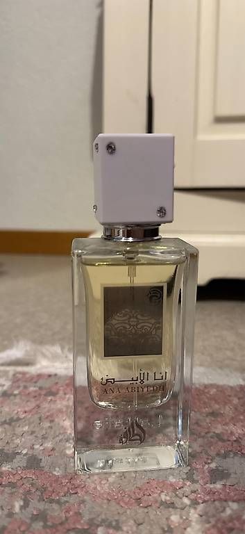 Lattafa Profumi & Eau de Toilette: Lattafa Ana Abiyedh Parfüm – Usato da Oberentfelden venduto da ale_k6mj