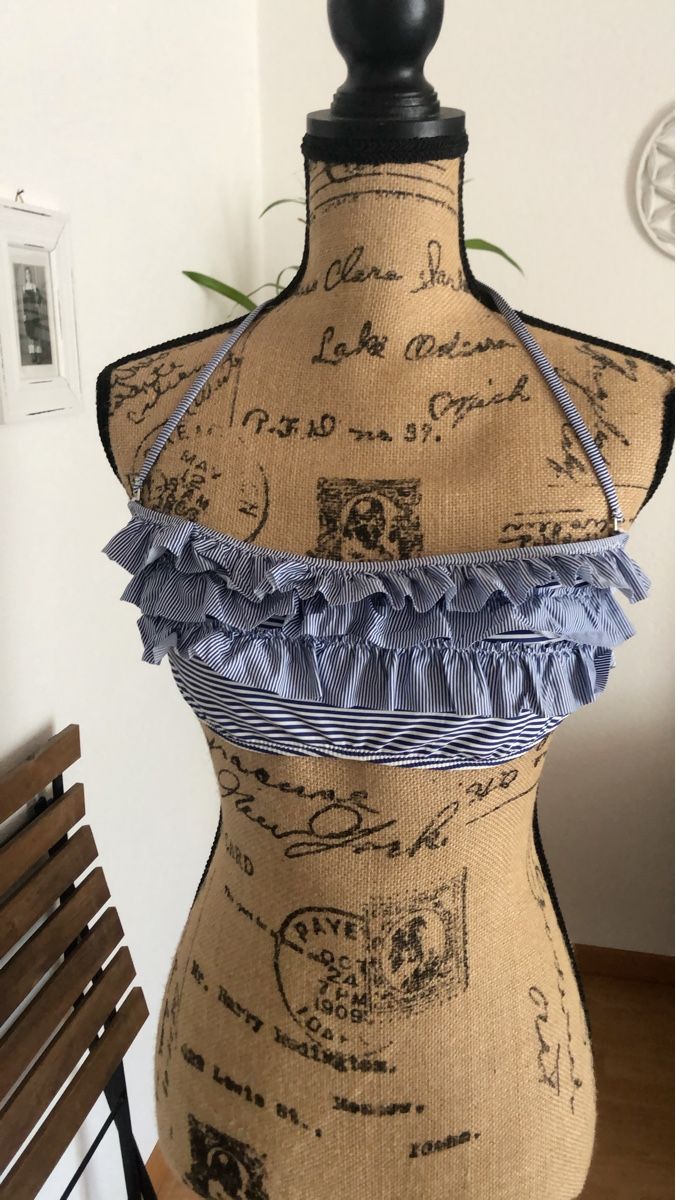 Top: Haut de bikini rayée à volants- Taille S – Nuovo (secondo la descrizione) da Biel/Bienne venduto da Lianumi