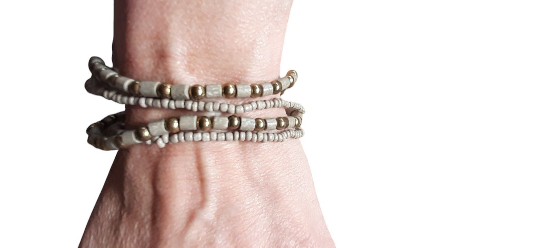 Armbänder & -reifen: Armband 4 Stück Modeschmuck – Gebraucht aus Mörschwil von wunderkiste44