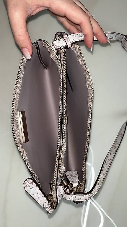 Taschen für Damen: Guess Tasche – Gebraucht aus Wohlen AG von arb_f9xr 1