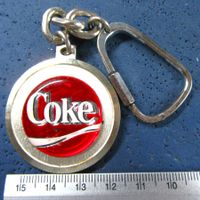 COCA-COLA COKE SCHLÜSSELANHÄNGER METALIC VINTAGE OLDI