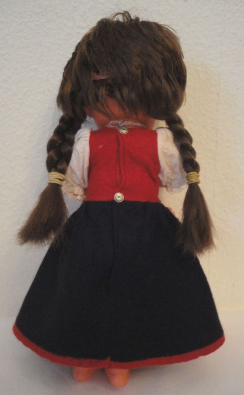 Bambole: Vintage Trachtenpuppe "Schwarzwaldmädel" – Usato da zürich venduto da parts5060 3
