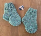 Babysocken 💟 Farbe Türkis mit Grau & bunten Punkten