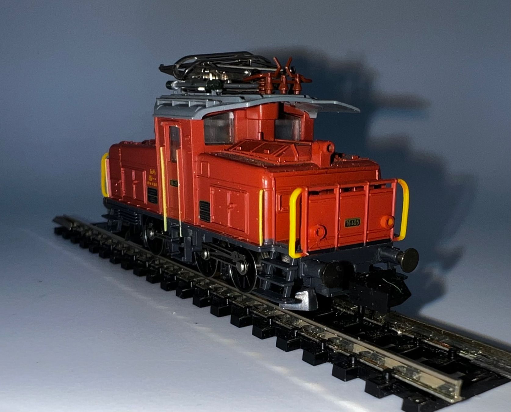 Arnold Modellini di ferrovie: Lok, Arnold-N, Ee 3/3 der SBB (2425) – Usato da Basel venduto da jonnyhaas 4