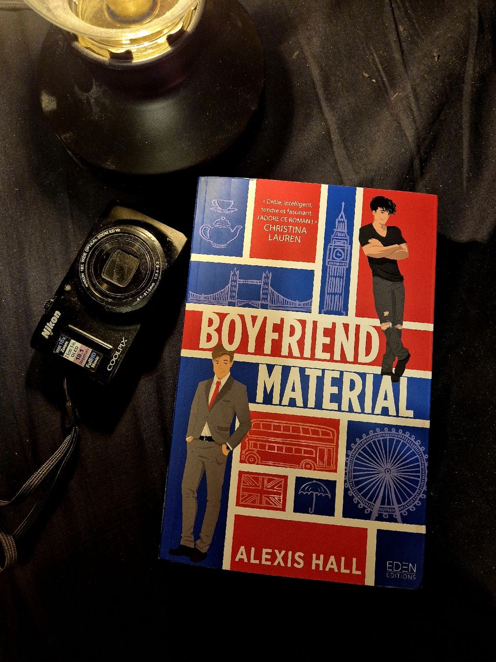 Libri: Boyfriend material - Alexis Hall – Nuovo (secondo la descrizione) da Fleurier venduto da cin_7qkd