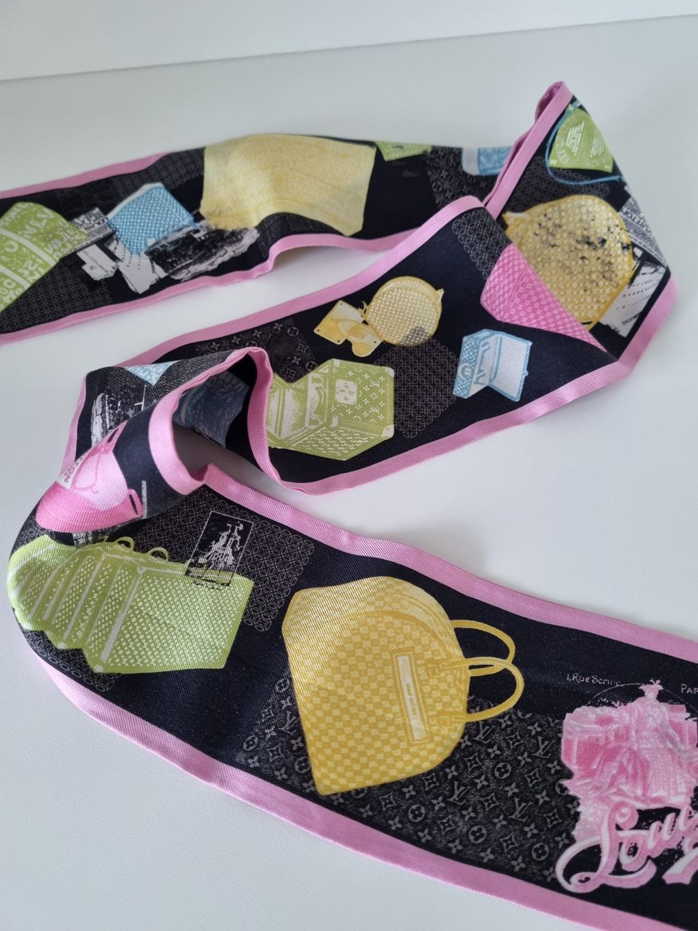 Louis Vuitton Foulard & Sciarpe: Louis Vuitton Bandeau Taschen-Bilder – Nuovo (secondo la descrizione) da Zofingen venduto da Felpa 3