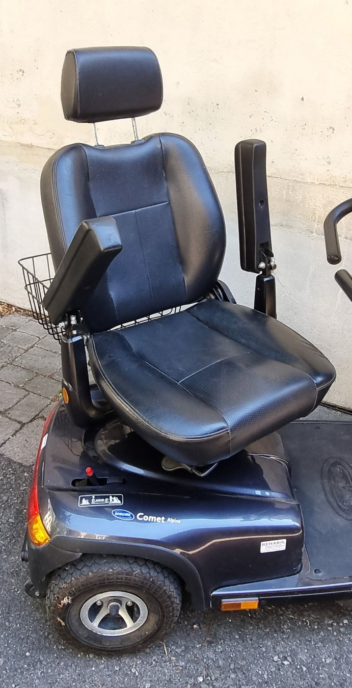 Elektromobile: Elektrofahrzeug Invacare Comet Alpine – Gebraucht aus Bern von ros_v7ry 2