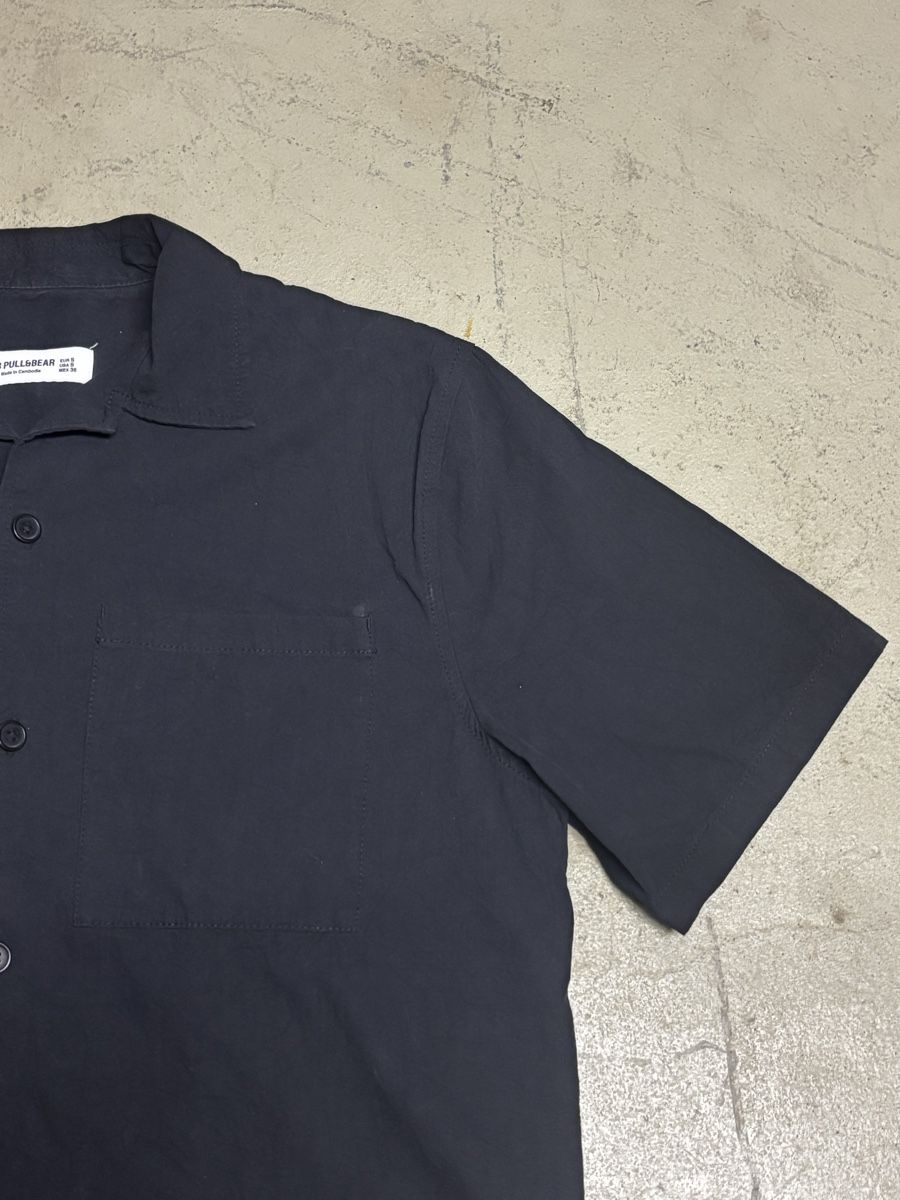 Pull&Bear Camicie: Pull&Bear Kurzarmhemd schwarz Grösse S guter Zustand – Usato da Sissach venduto da Geopatral 1