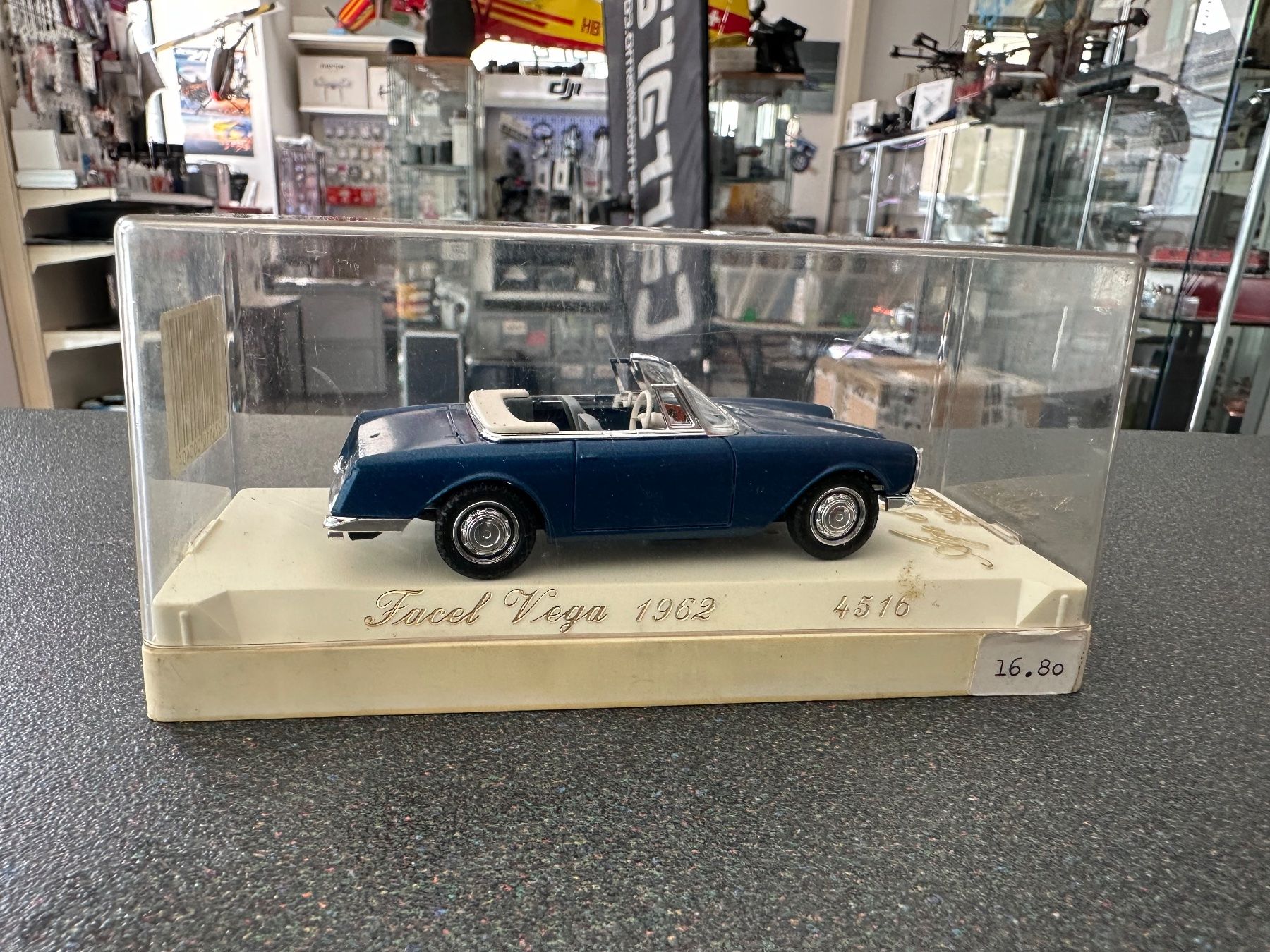 Solido Modellini d'auto: Solido 1:43 Facel Vega Cabrio blu 1962 4516 – Usato da Chiasso venduto da Carrara-Modellismo