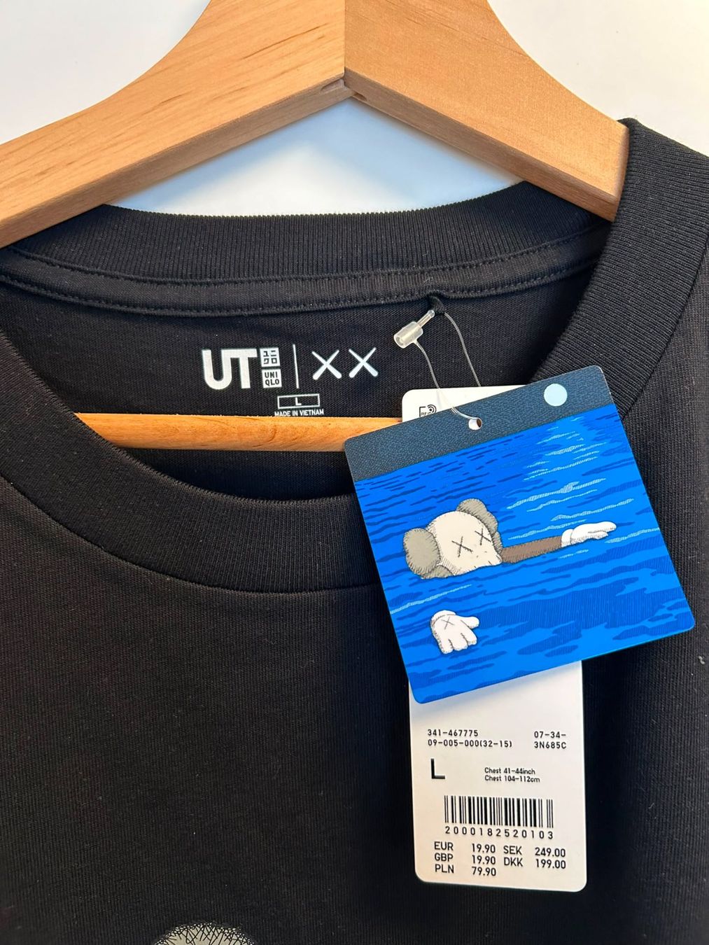 Uniqlo T-shirt: Kaws Uniqlo tshirt – Nuovo (secondo la descrizione) da Zürich venduto da gds90 1