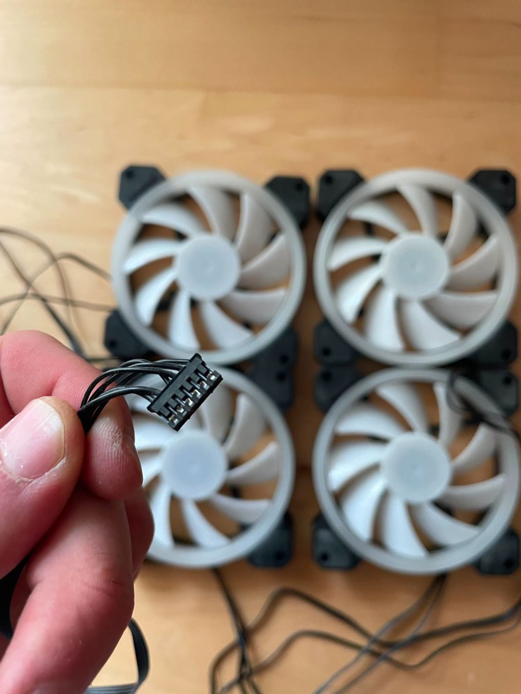Custodie: 4x RGB Lüfter – Usato da Altstätten SG venduto da jan_8rpv